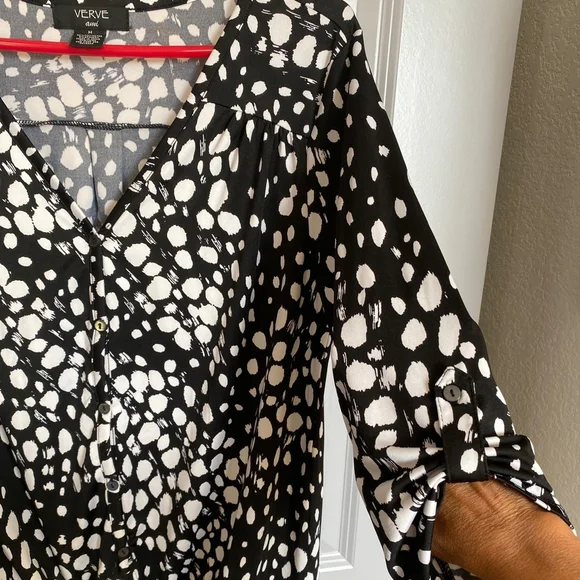 Women's VERVE Blouse Black/White Print Tie-Front Size M #0015 - Picture 4 of 5